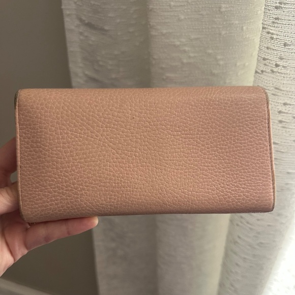 Gucci Marmont Bi fold light nude pink pebbled leather long wallet - Picture 6 of 16
